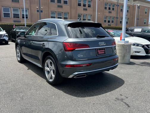 2022 Audi Q5 45 S line Premium Plus