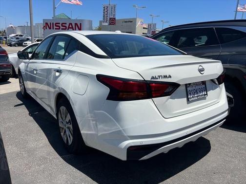 2025 Nissan Altima S FWD
