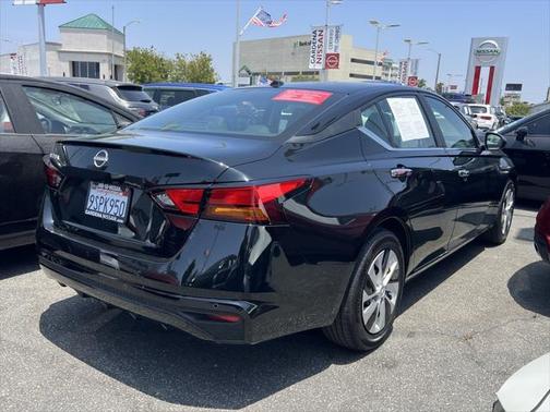 2025 Nissan Altima S FWD