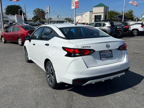 2024 Nissan Versa 1.6 S