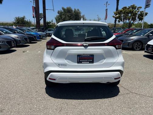 2025 Nissan Kicks S