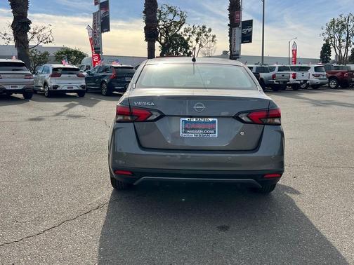 2025 Nissan Versa 1.6 S
