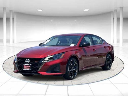Scarlet Ember 2025 Nissan Altima SR