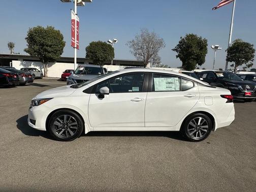 2025 Nissan Versa 1.6 SV
