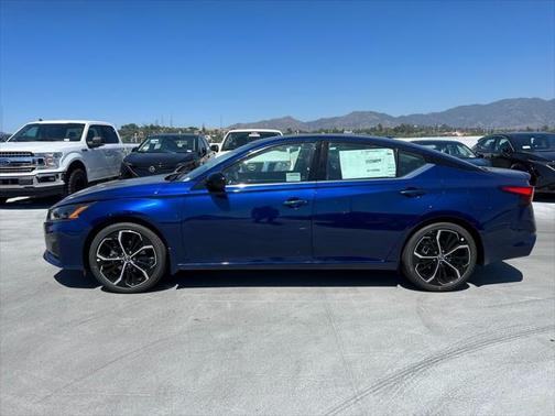 2025 Nissan Altima SR FWD