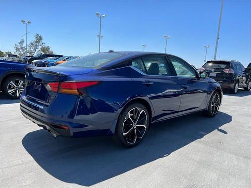 2025 Nissan Altima SR FWD