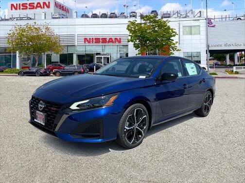 2025 Nissan Altima SR FWD
