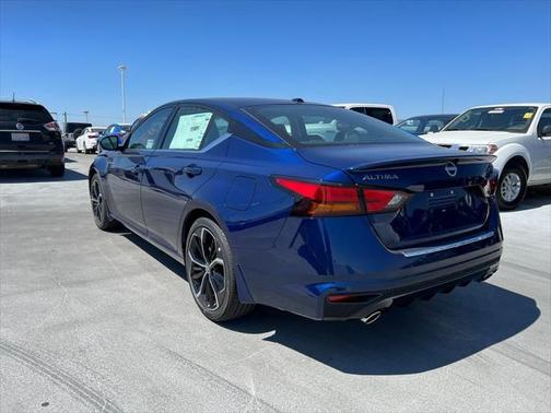2025 Nissan Altima SR FWD