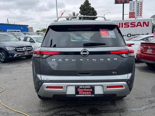 2023 Nissan Pathfinder SL FWD
