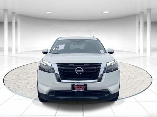 Glacier White 2025 Nissan Pathfinder SV