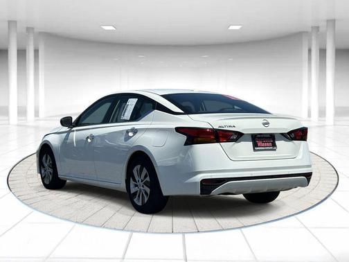 Glacier White 2025 Nissan Altima S