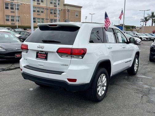 2022 Jeep Grand Cherokee Laredo