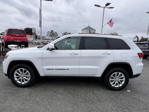 2022 Jeep Grand Cherokee Laredo