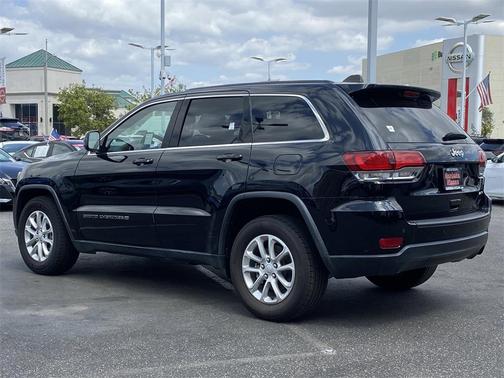 2022 Jeep Grand Cherokee Laredo