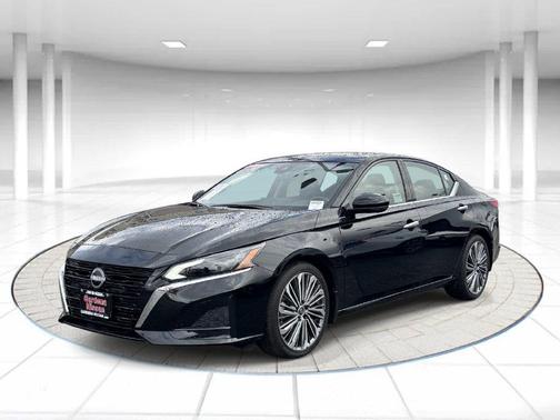 Black 2025 Nissan Altima SL