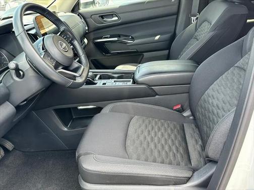 2022 Nissan Pathfinder SV 2WD
