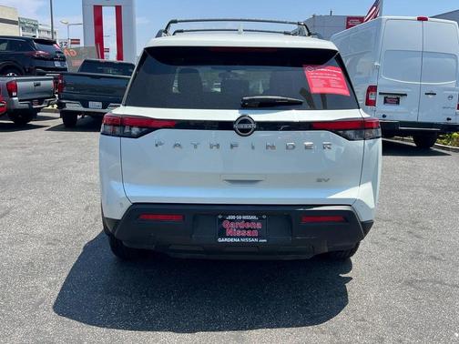 2022 Nissan Pathfinder SV 2WD