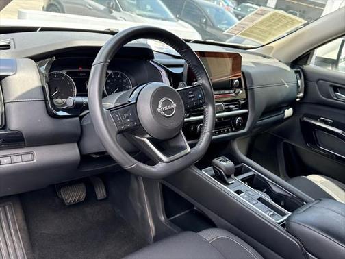 2022 Nissan Pathfinder SV 2WD