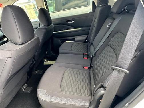 2022 Nissan Pathfinder SV 2WD