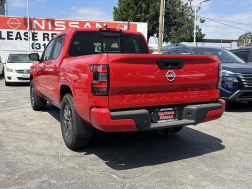 2025 Nissan Frontier SV