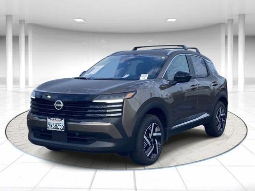 Canyon Bronze M 2026 Nissan Kicks SV