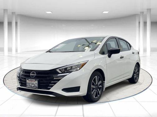 Cloud White 2025 Nissan Versa 1.6 S