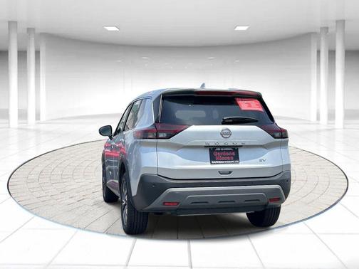 Brilliant Silver Metallic 2023 Nissan Rogue SV