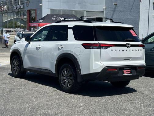 Everest White P 2025 Nissan Pathfinder SV