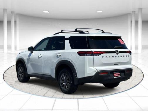 Everest White P 2025 Nissan Pathfinder SV