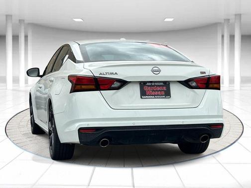 Glacier White 2024 Nissan Altima 2.5 SR
