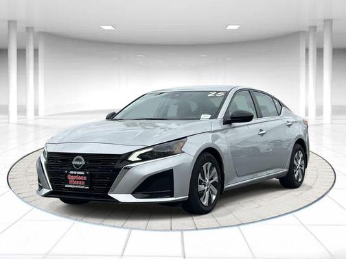 Brilliant Silver Metallic 2025 Nissan Altima S