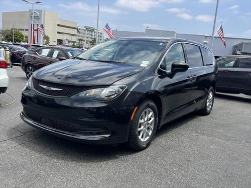 2022 Chrysler Voyager LX