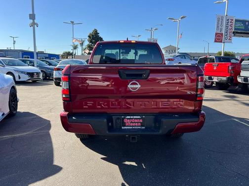 2025 Nissan Frontier SV