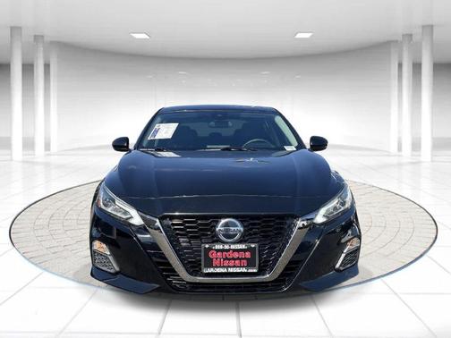 Black 2021 Nissan Altima 2.5 SR