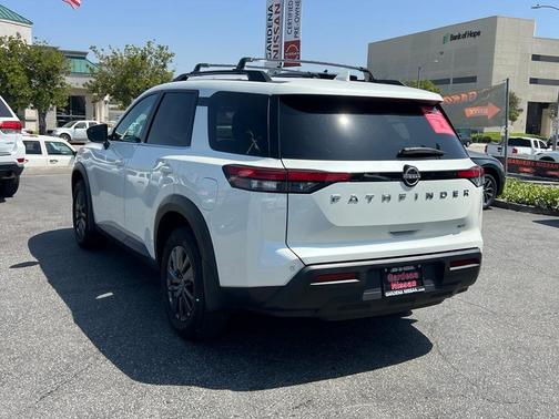2022 Nissan Pathfinder SV 2WD
