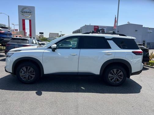 2022 Nissan Pathfinder SV 2WD