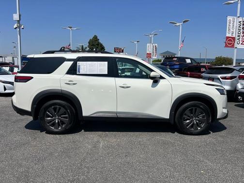 2022 Nissan Pathfinder SV 2WD