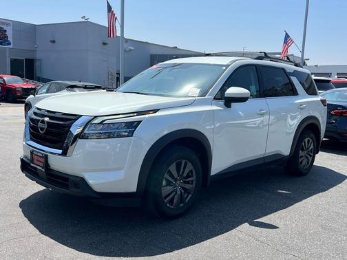 2022 Nissan Pathfinder SV 2WD