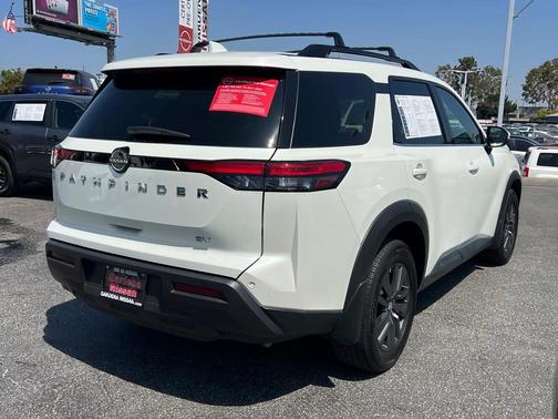 2022 Nissan Pathfinder SV 2WD