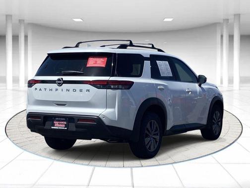Everest White P 2025 Nissan Pathfinder SV
