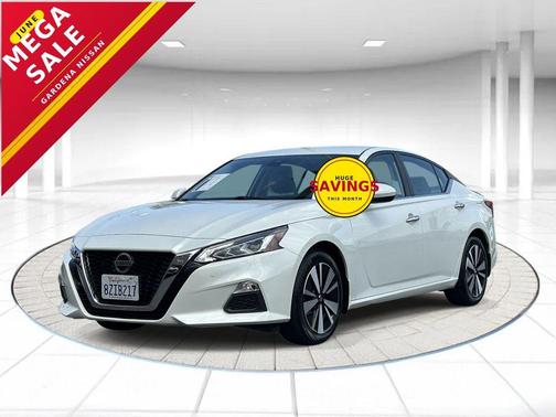 White 2021 Nissan Altima 2.5 SV