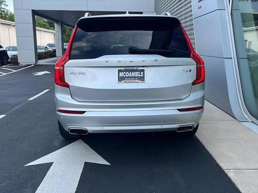 2019 Volvo XC90 T6 Momentum
