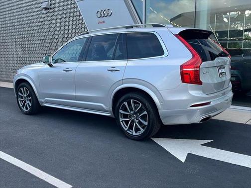 2019 Volvo XC90 T6 Momentum