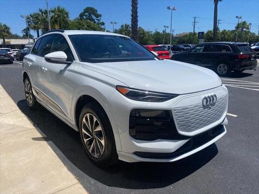 2025 Audi Q6 e-tron Premium quattro