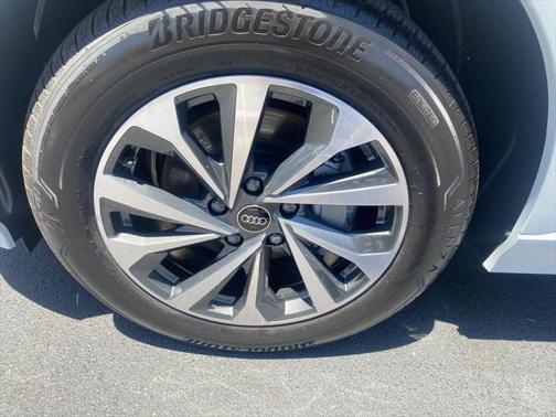 2025 Audi Q6 e-tron Premium quattro