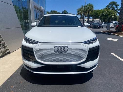 2025 Audi Q6 e-tron Premium quattro