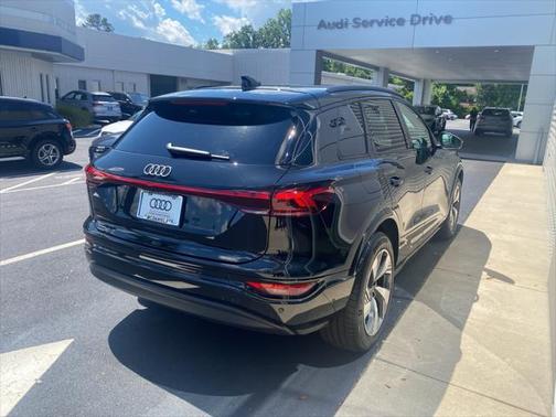 2025 Audi Q6 e-tron Premium Plus quattro