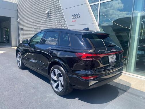 2025 Audi Q6 e-tron Premium Plus quattro
