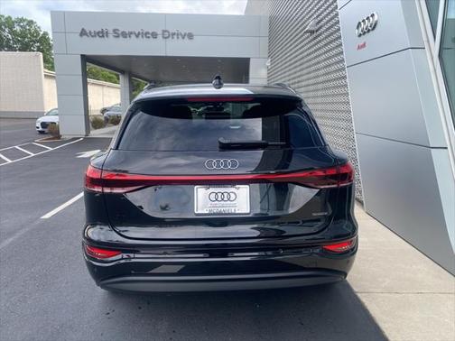 2025 Audi Q6 e-tron Premium Plus quattro