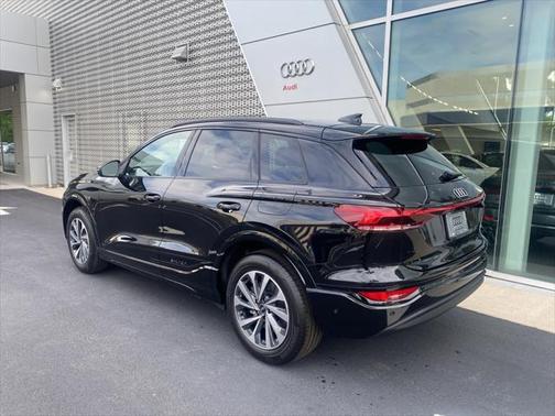 2025 Audi Q6 e-tron Premium Plus quattro